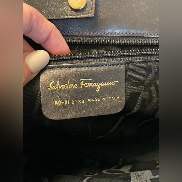 SALVATORE FERRAGAMO / VINTAGE! RARE! Espresso Brown Leather Shoulder Bag - Picture 12 of 16